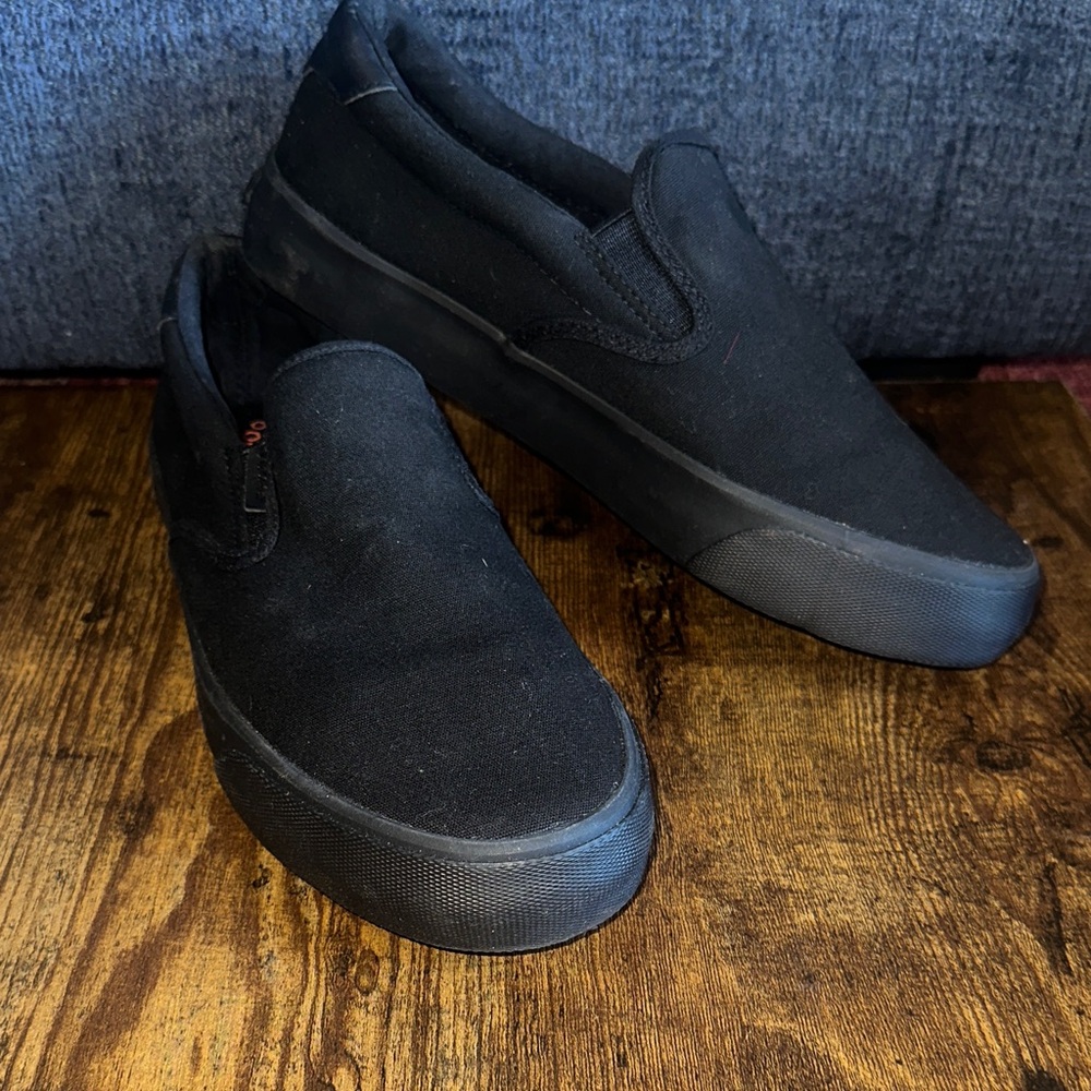 Lugz Clipper Women's Slip On Canvas Sneakers Triple Black Comfort Shoes Size 9